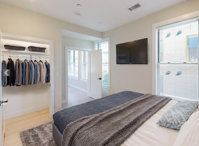 Photo - 205 Green St Unit 2