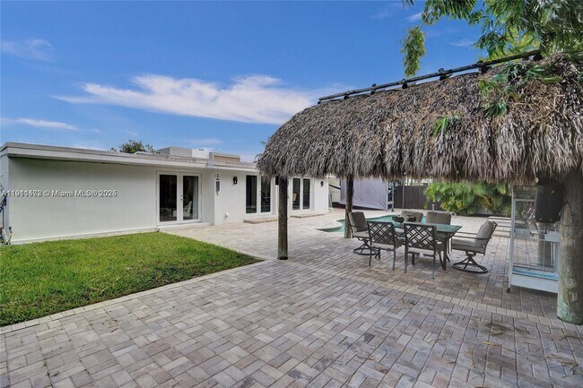 Photo - 1910 N Hibiscus Dr