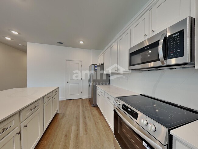 Photo - 395 Hickory Pointe Rd