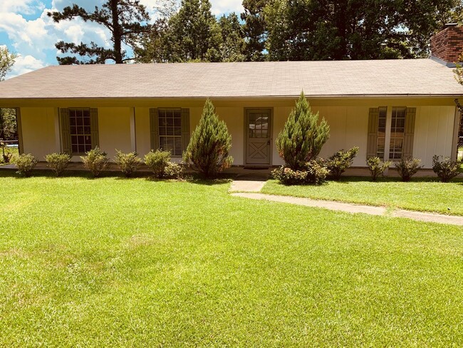 Great home in Clinton, MS. - Great home in Clinton, MS.