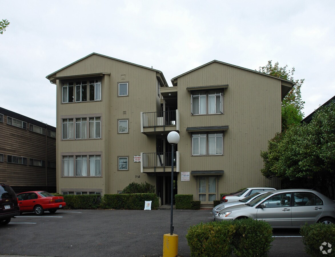 Photo - 733 E 15th Ave Apartments