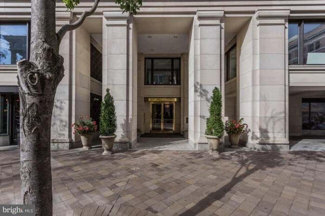 Entrance - 801 Pennsylvania Ave NW Unit 1208