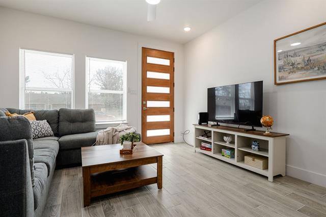 Photo - 709 Fuller St