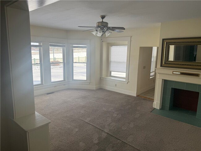 Building Photo - 507 W Water St