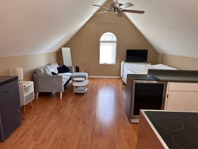 Photo - 2312 Carleton Ave