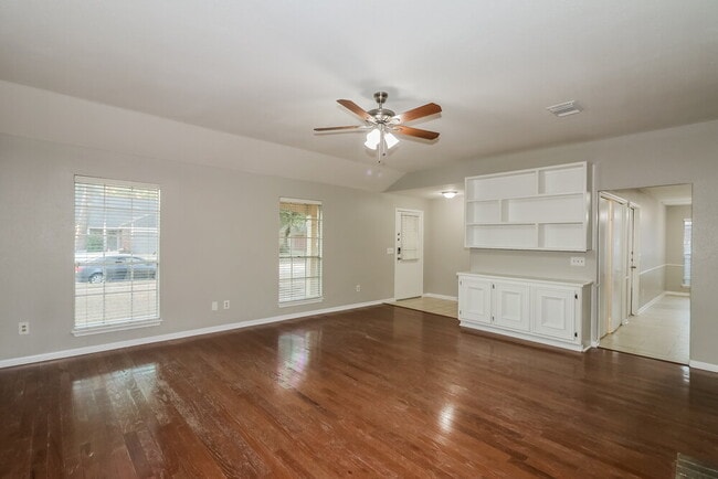 Photo - 9423 Bayou Bluff Dr