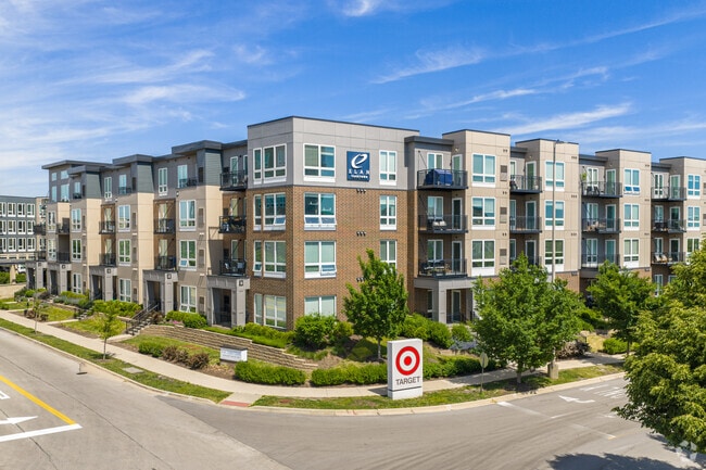 Building Photo - Elan Yorktown