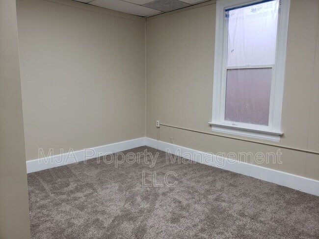 Photo - 972 W Center St