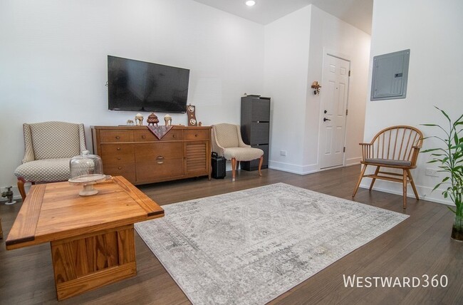 Photo - 6201 N Glenwood Ave Unit 1