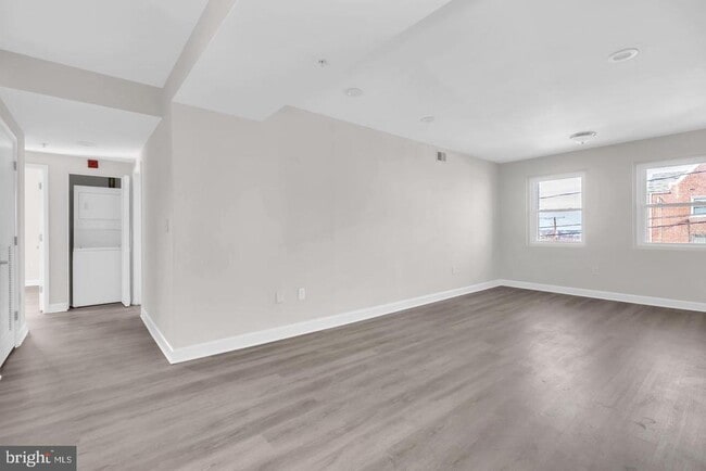 Building Photo - 1800 28th Pl SE Unit 201