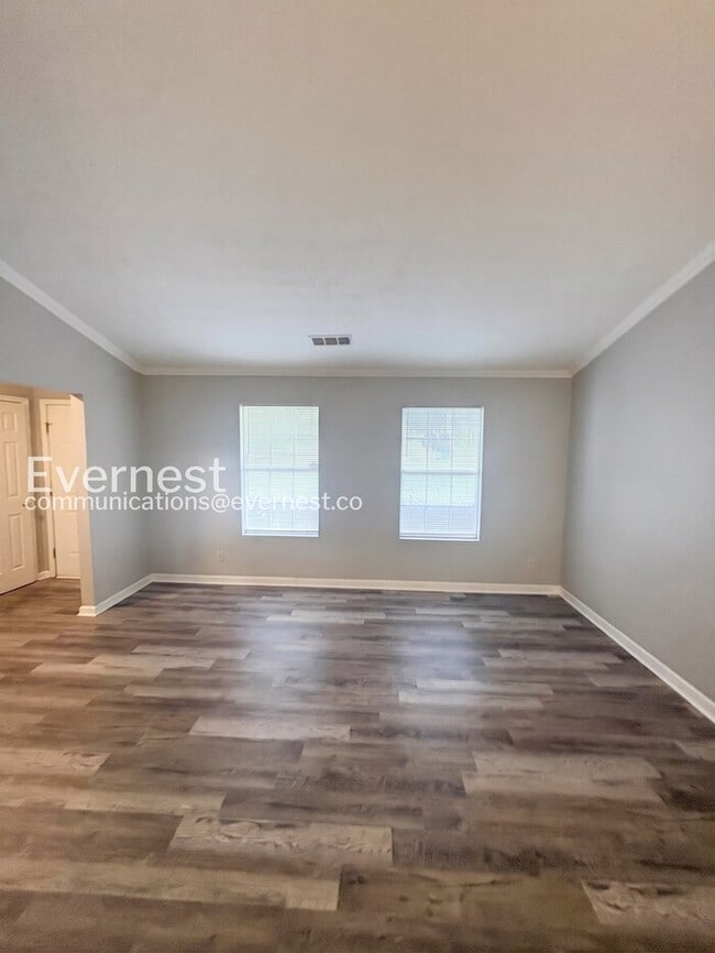 Photo - 1487 St Dunstans Rd