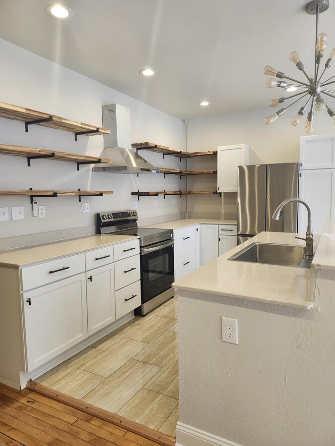 Photo - 534 N Water St