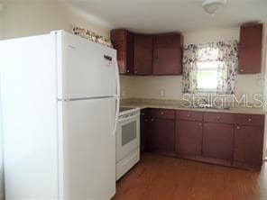 Photo - 620 11th St W
