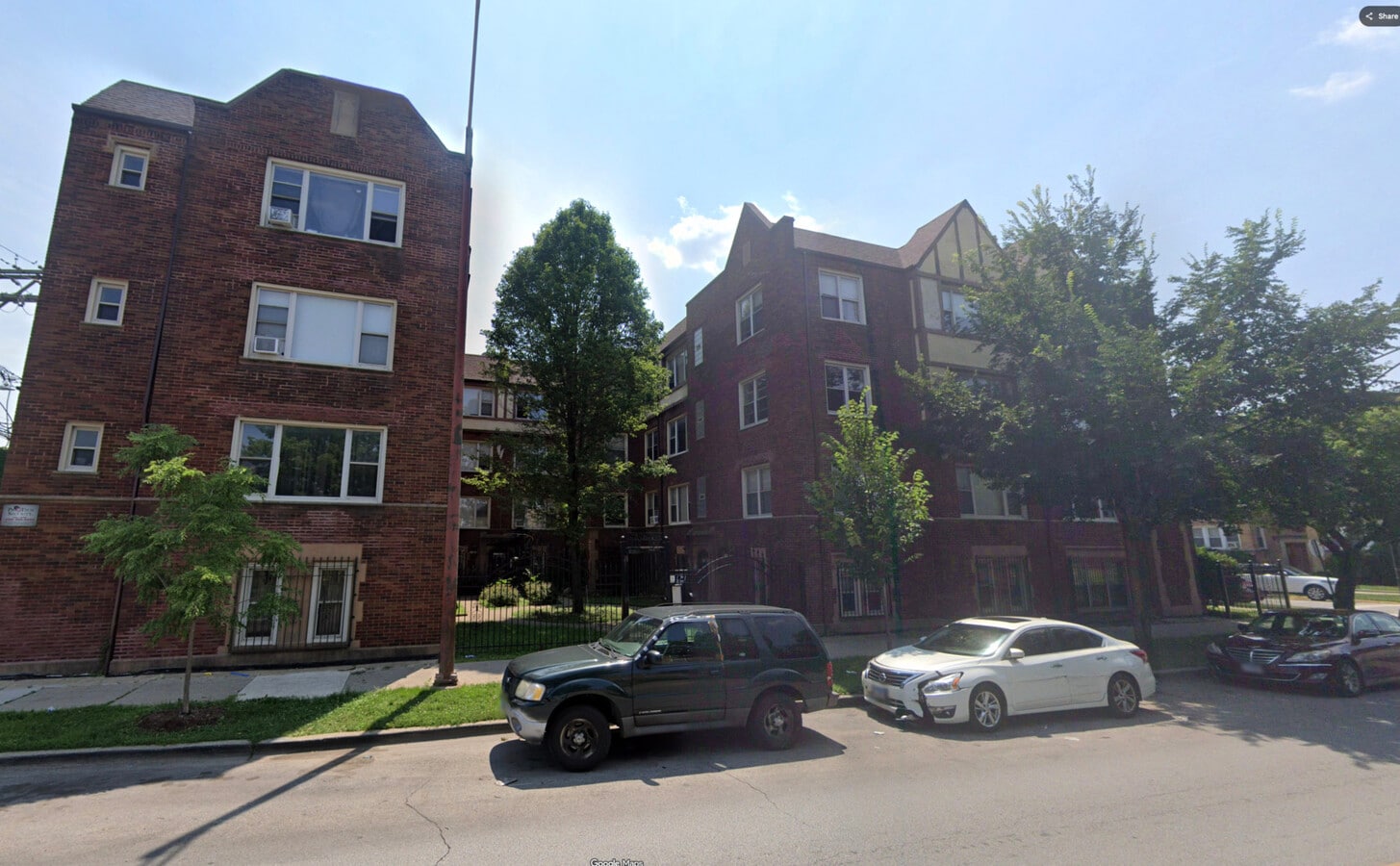 Photo - 817 W 83rd St