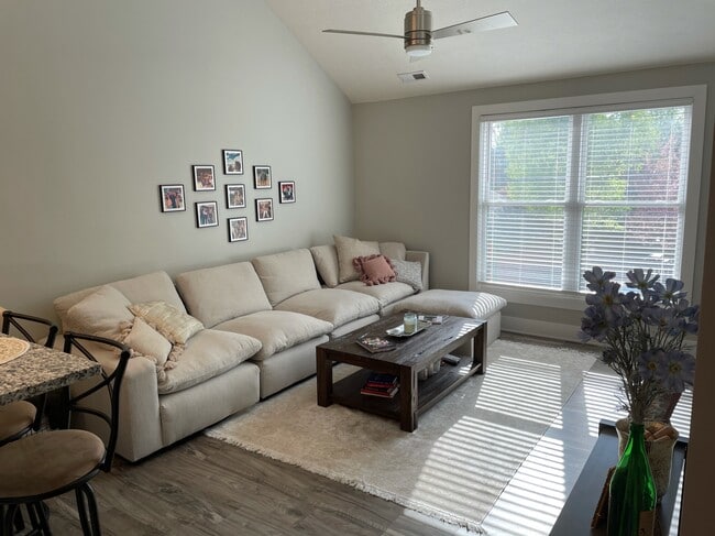 Open living space - 2334 N Delaware St Unit B