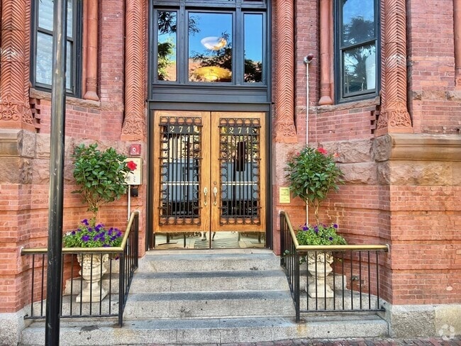 Building Photo - 271 Dartmouth St Unit 4-J Rental