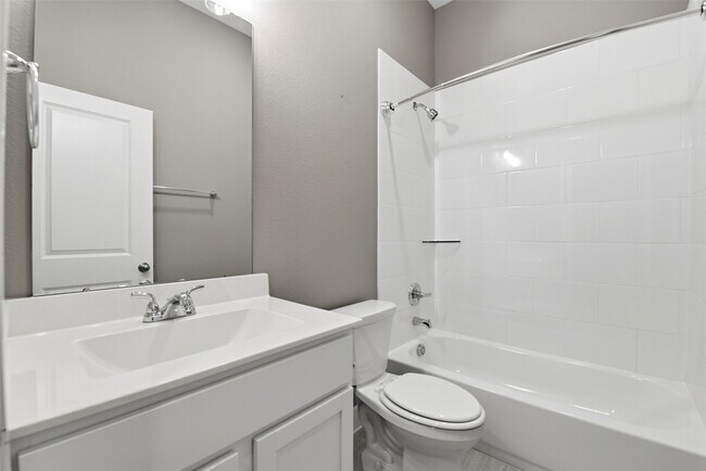 Photo - 808 Marisol Bay Dr