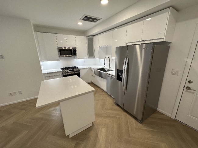 Photo - 1119 Poinsettia Dr