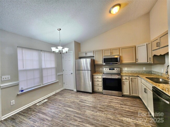 Photo - 209 Hickory Wood Dr