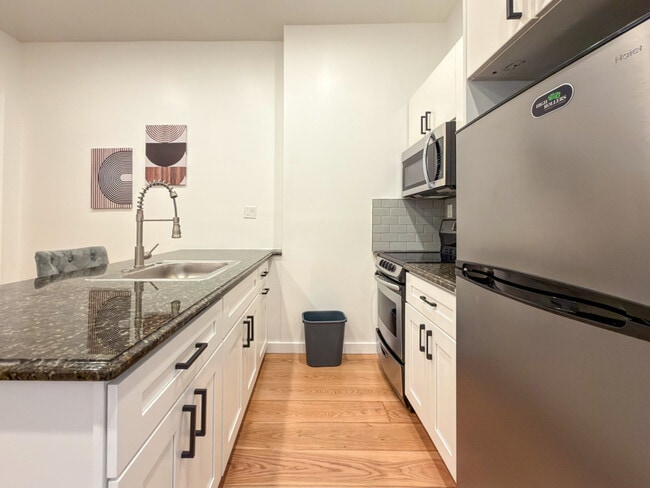 Photo - 2129 Pine St Unit 2R