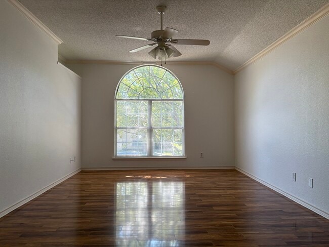Photo - 514 Big Oak Ct