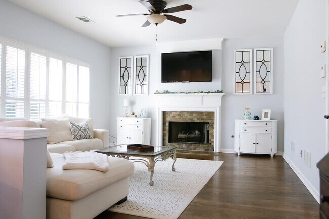 Photo - 7120 Collingsworth Pl