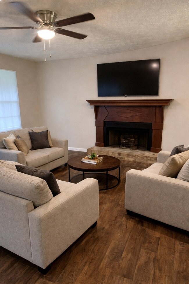 Photo - 2003 Laboon Cir