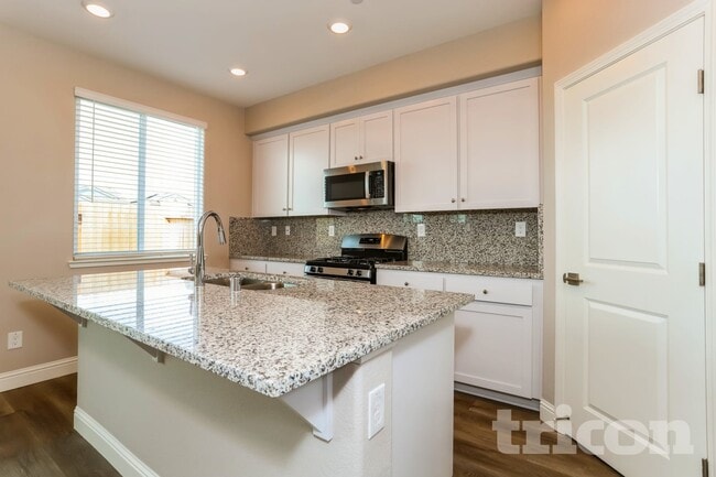 Photo - 1250 Victorian St