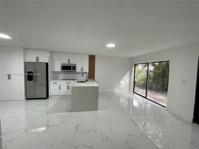Building Photo - 20426 SW 85th Ave Unit B