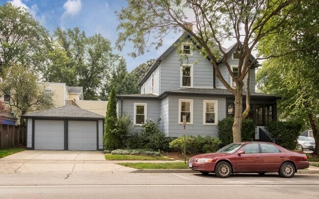 Photo - 910 Lake St Unit 1