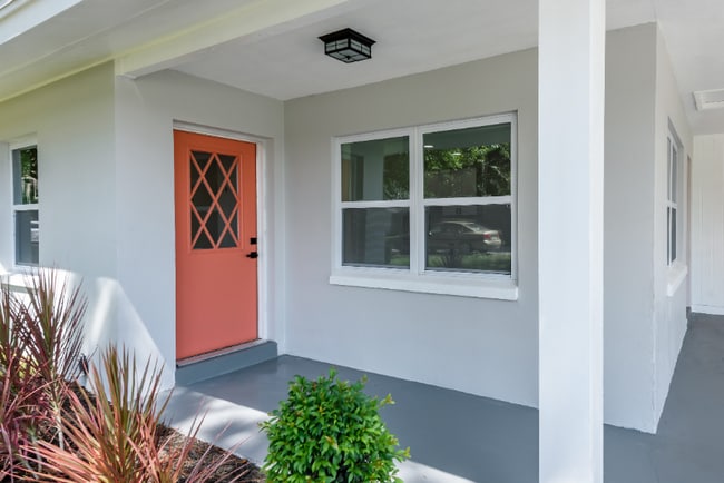 Photo - 763 NE 12th St