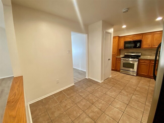 Photo - 2 N Waxberry Rd