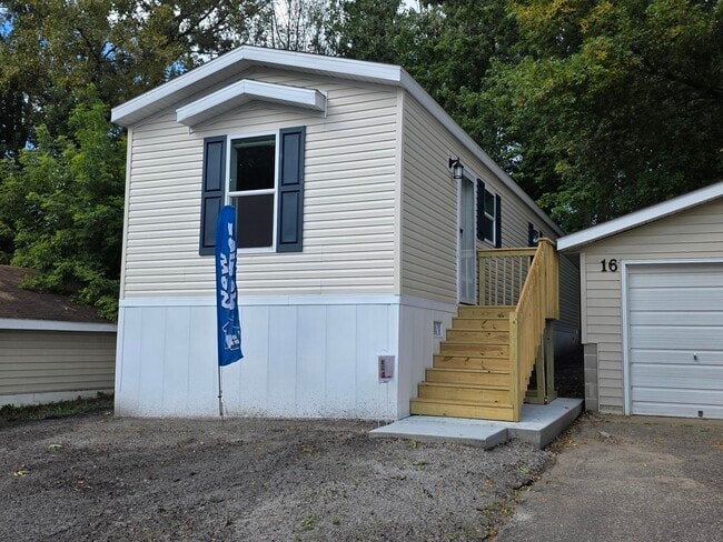 Photo - 16 Thomas Ln