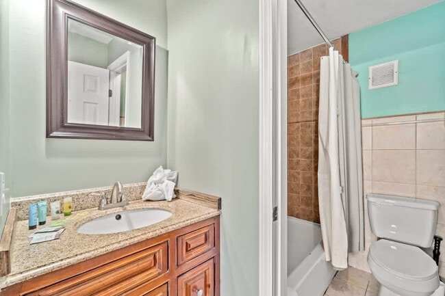 Photo - 8743 Thomas Dr Unidad ID1354956P