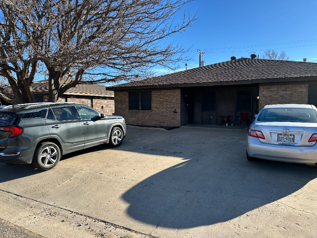 Photo - 1955 Howard Dr Townhome