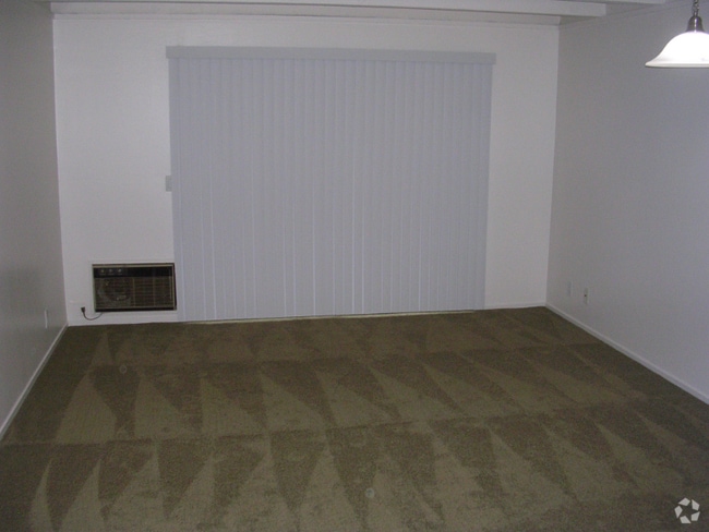 Building Photo - 1348 Yukon Way Rental