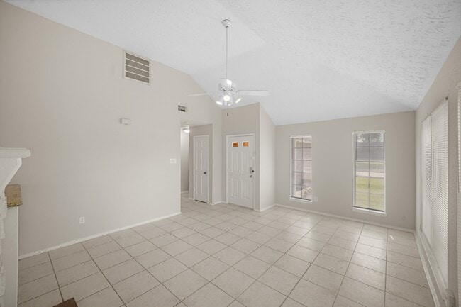 8614 Windell Ln