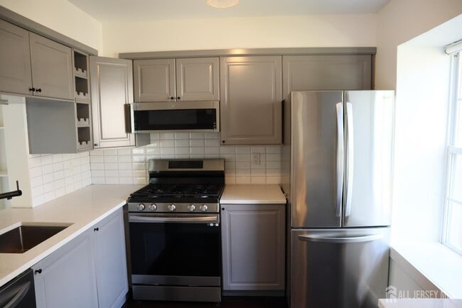 Photo - 1306 Commons at Kingswood Dr