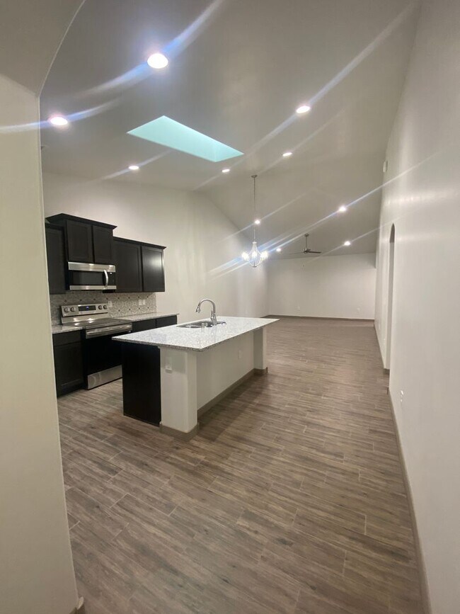 4027 Apache Pine Pl Unit C