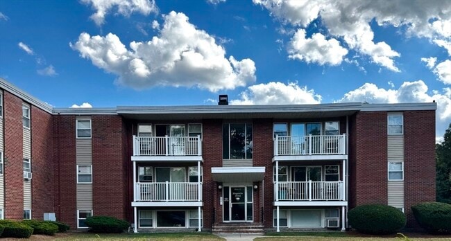 Building Photo - 30 Worthen St Unit C4