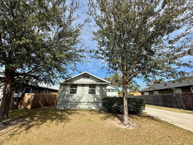 Cute 2/1 Home by Downtown! - Cute 2/1 Home by Downtown!