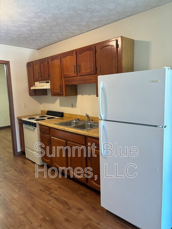 Building Photo - 3953 Kent St Unit 6