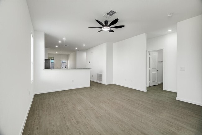 Photo - 519 Louis Ln