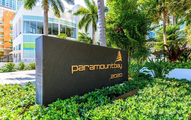 Building Photo - 2020 N Bayshore Dr Unit 2005 Rental