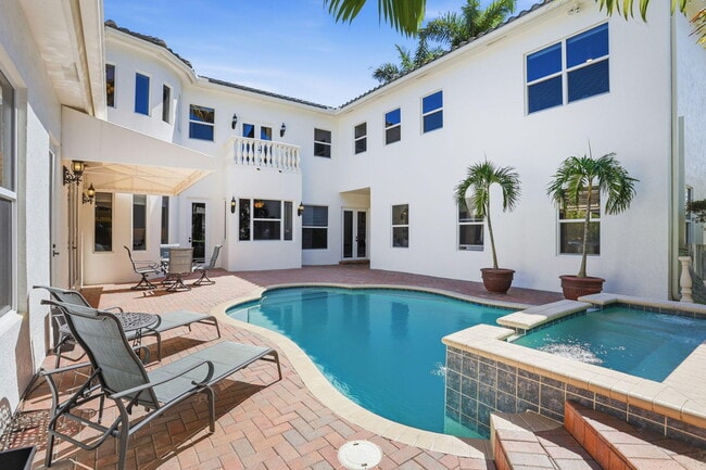 Photo - 375 SW 16th St