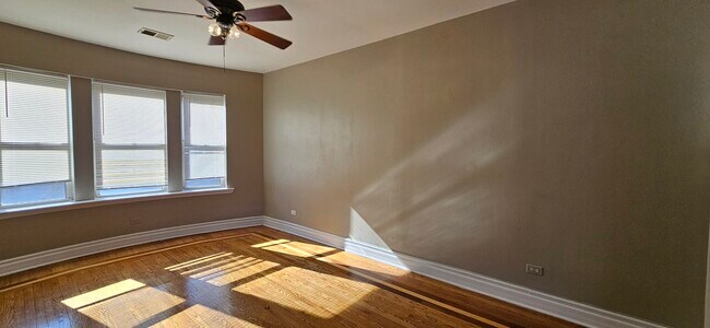 Photo - 48 N Menard Ave Unidad 3B