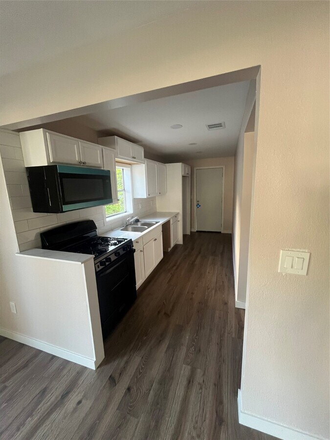 Photo - 222 E Adoue Ave