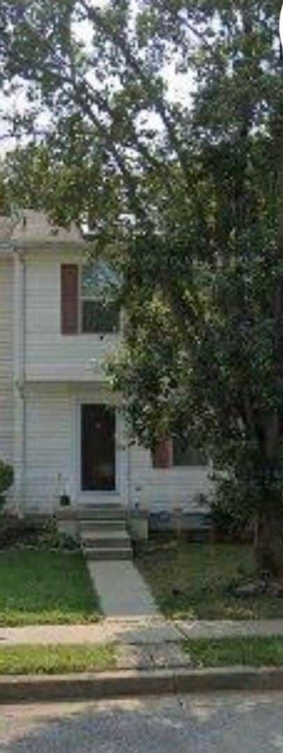 Building Photo - Spacious Townhome for Rent! Finished Basement! W/D! Available Now!