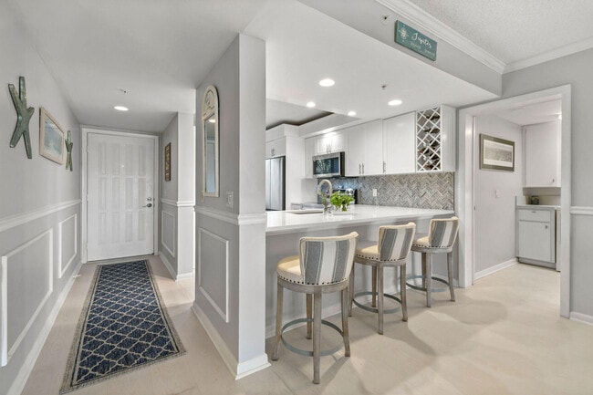 Photo - 601 Seafarer Cir Unit 304