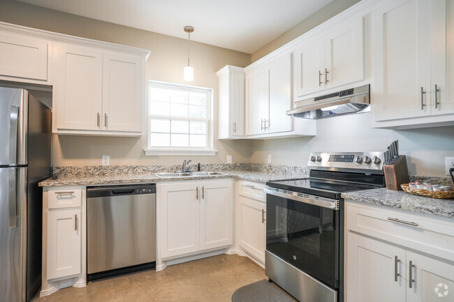 2BR, 2BA - 1020SF - Kitchen - Venable Place Apartments